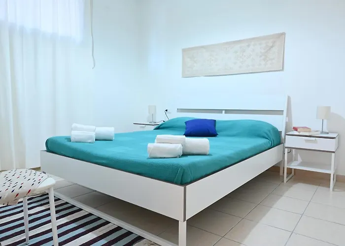 Downtown Garden Apartment *